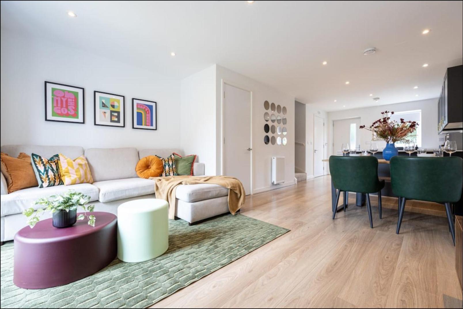 Elegance Retreat - 2 Bed Holiday Home With Parking Manchester Exterior foto